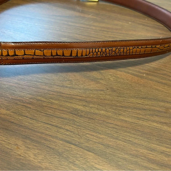 Torino Aniline Kipskin shoulder Belt With Alligator Stripe - Picture 5 of 5